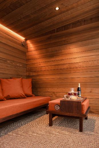 Set di divani Kirami FinVision® per lounge, con rivestimento arancione