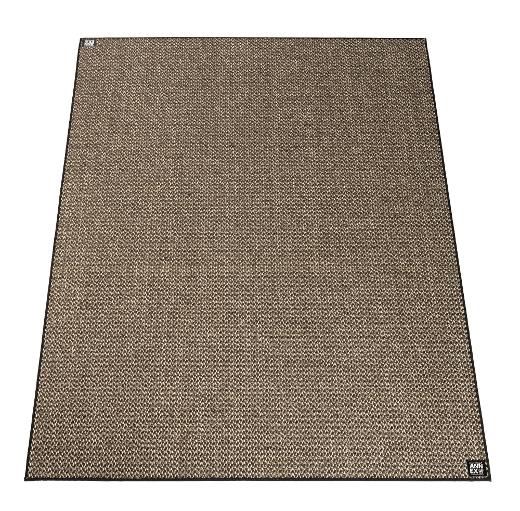 Il tappeto nel soggiorno è in materiale Kivu-sisal | Kirami FinVision®Lounge
