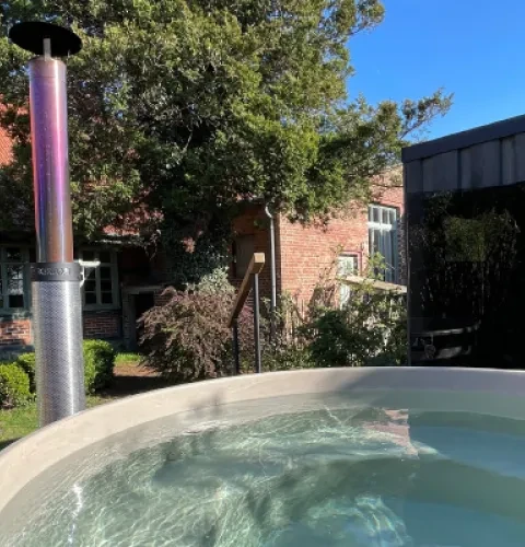 traumHaff | Rilassatevi in una tinozza privata: una splendida aggiunta a qualsiasi casa vacanza | Kirami