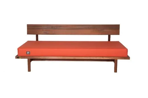 Lo schienale per divano Kirami FinVision® è progettato per il divano Misty.