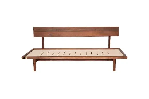 Lo schienale per divano Kirami FinVision® è un accessorio per il divano Misty.