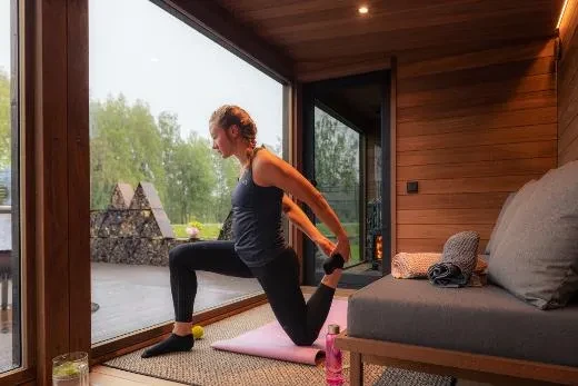 Kirami FinVision® – lounge XL Misty | Le grandi finestre portano il giardino più vicino a te