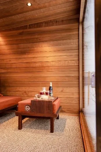 Il set di divani Kirami FinVision® crea una calda 'atmosfera nel lounge