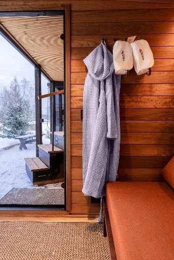 Il set di divani Kirami FinVision® Misty è adatto anche per uso esterno