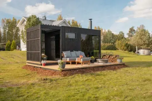 changing room S Misty, (Left) 2 doors