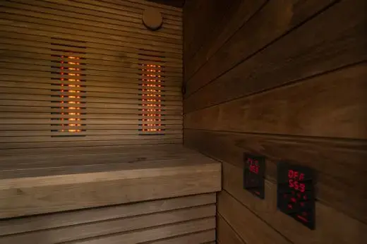 Kirami FinVision® -sauna M Misty - gradini della sauna.